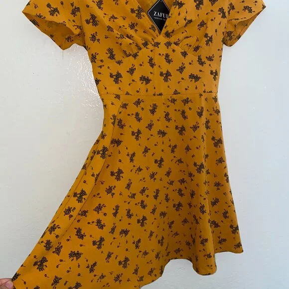 Zaful Floral V Neck A Line Mini Short Sleeves Dress Golden Yellow Dress … - Picture 9 of 17